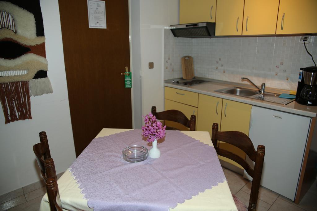 Pansion Adria Hotel Sveti Filip i Jakov Bilik gambar