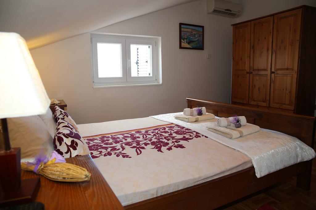 Pansion Adria Hotel Sveti Filip i Jakov Bilik gambar