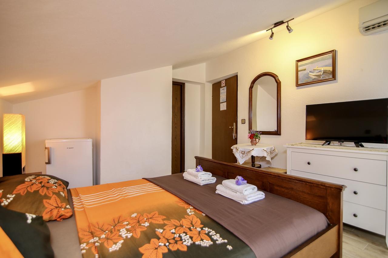 Pansion Adria Hotel Sveti Filip i Jakov Luaran gambar