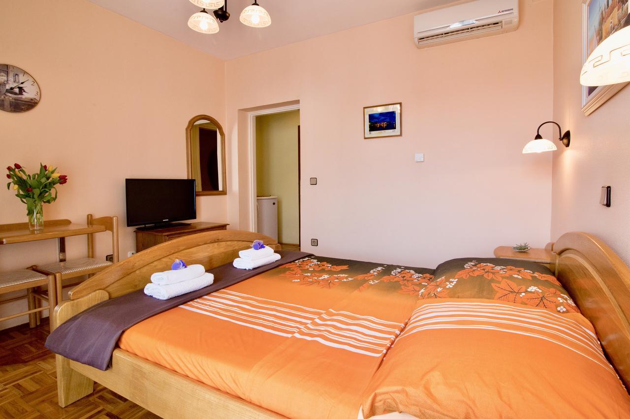 Pansion Adria Hotel Sveti Filip i Jakov Luaran gambar