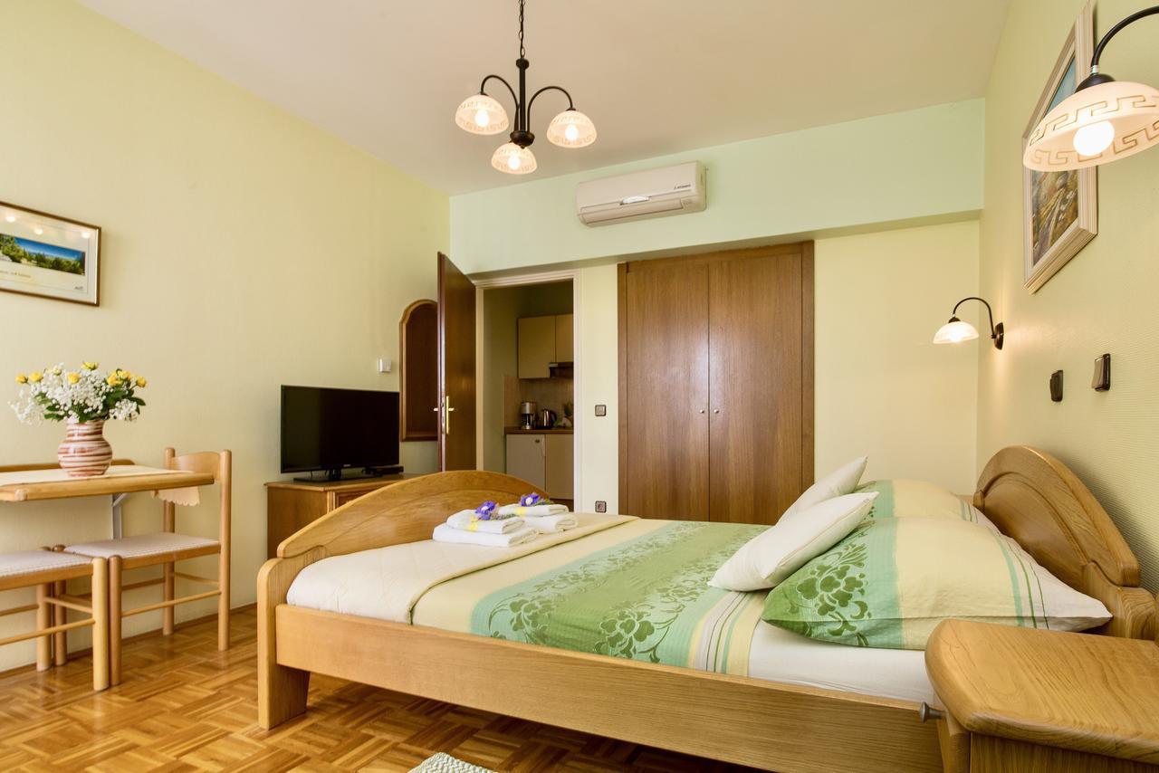 Pansion Adria Hotel Sveti Filip i Jakov Luaran gambar